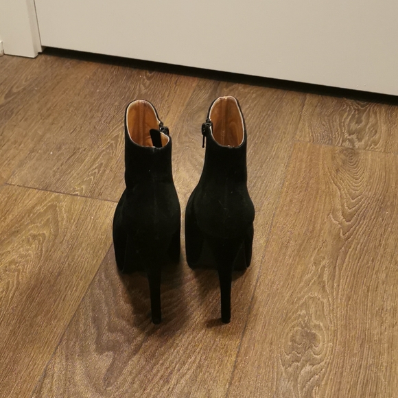 High heeled boots - Picture 3 of 4